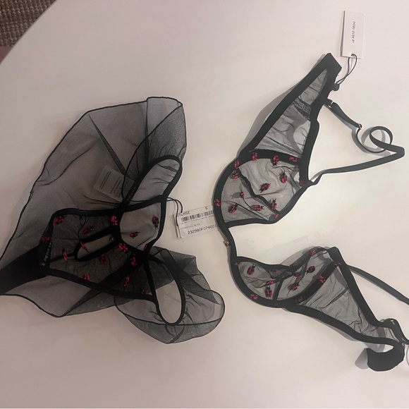 Le Petit Trou Black Coccinelle Underwire Bra Size Small - Picture 2 of 3